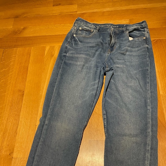 American Eagle Mom Jeans with Distressed Hem - Picture 9 of 9